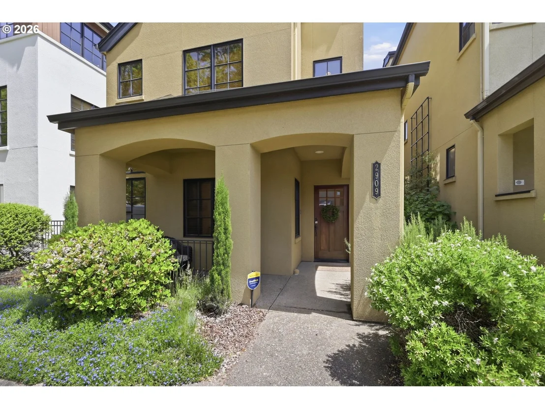 Photo of 2909 LORD BYRON PL