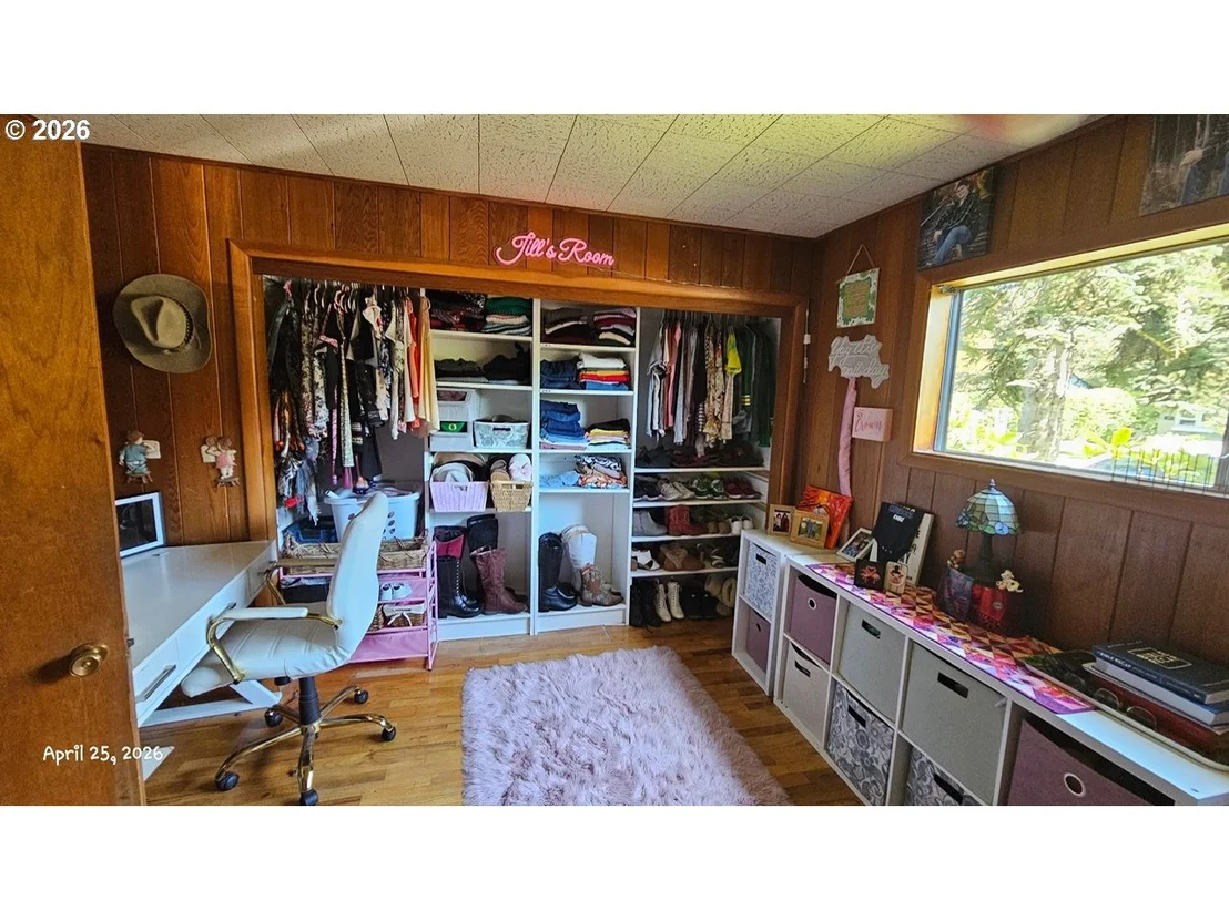 Photo of 488 WALNUT LN
