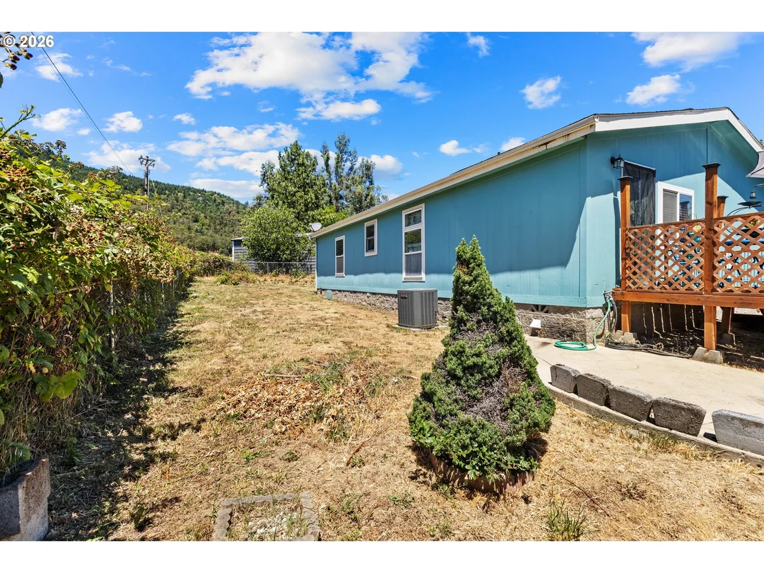 Photo of 736 PENNY LN