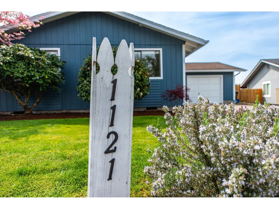 Photo of 1121 CEDAR PL
