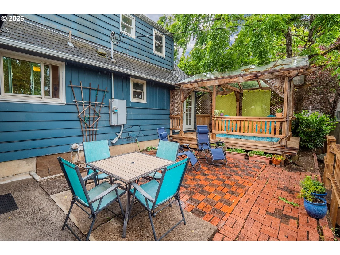 Photo of 541 W 21ST AVE