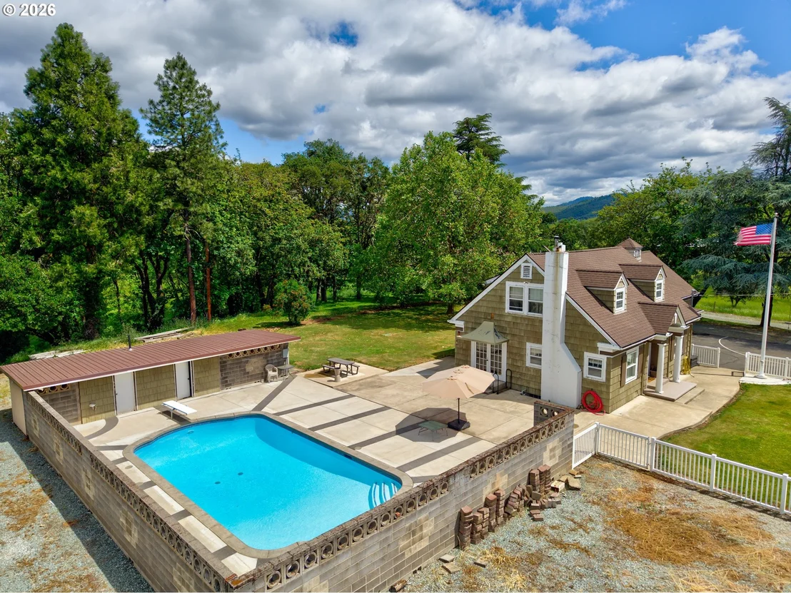 Photo of 1631 GLENBROOK LOOP RD