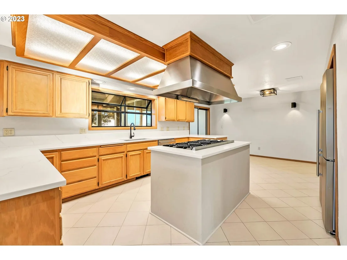 Photo of 27725 Royal