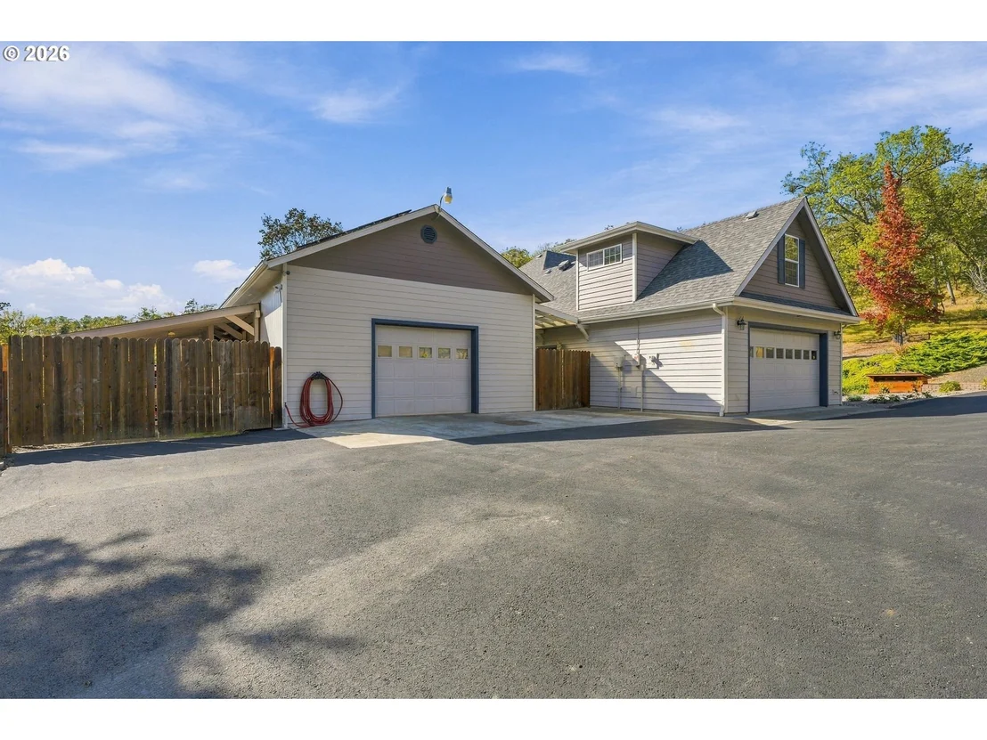 Photo of 711 SABLE DR