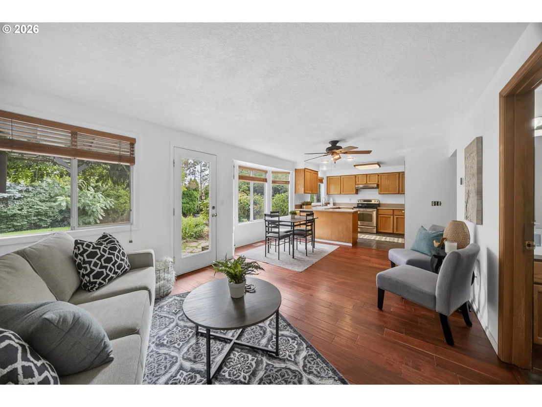 Photo of 212 SUNSET DR