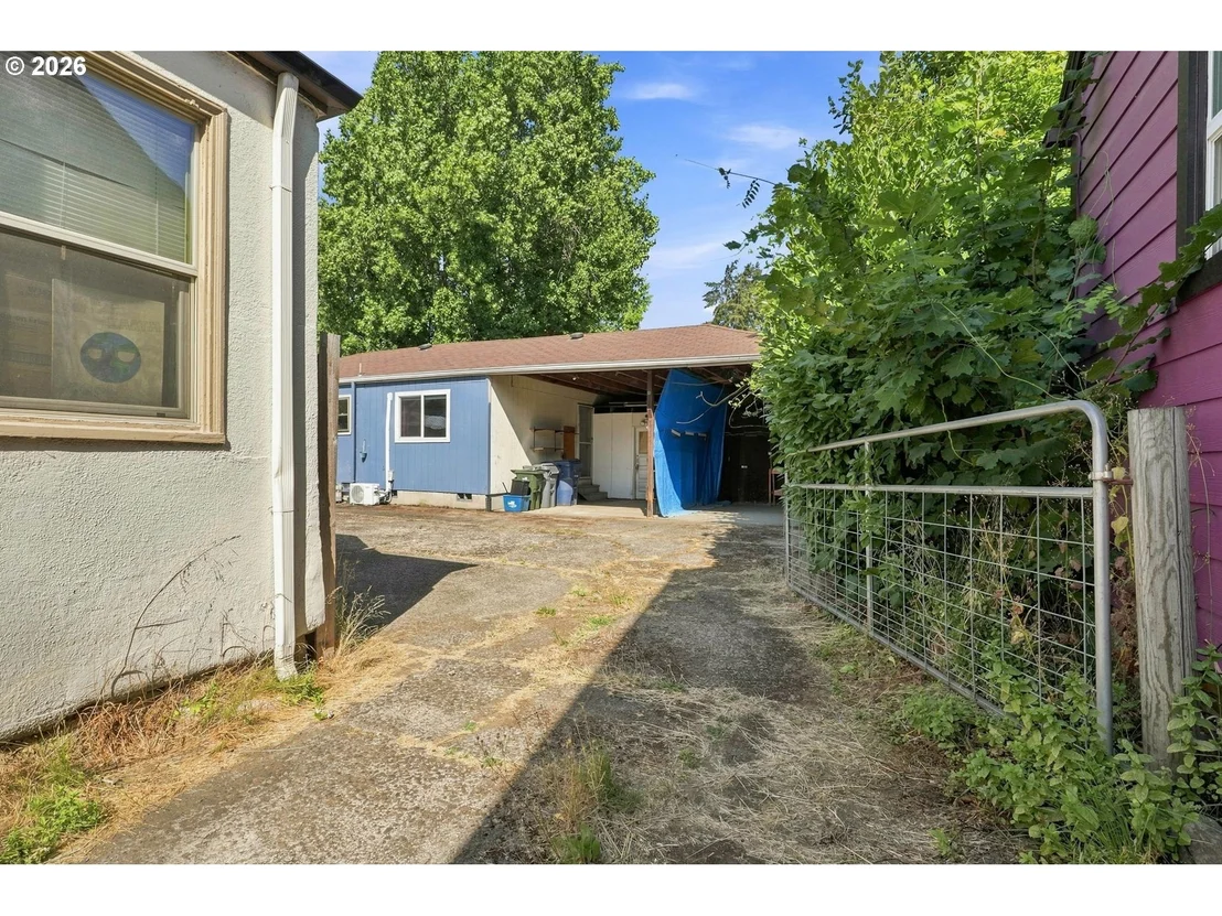 Photo of 1572 W BROADWAY