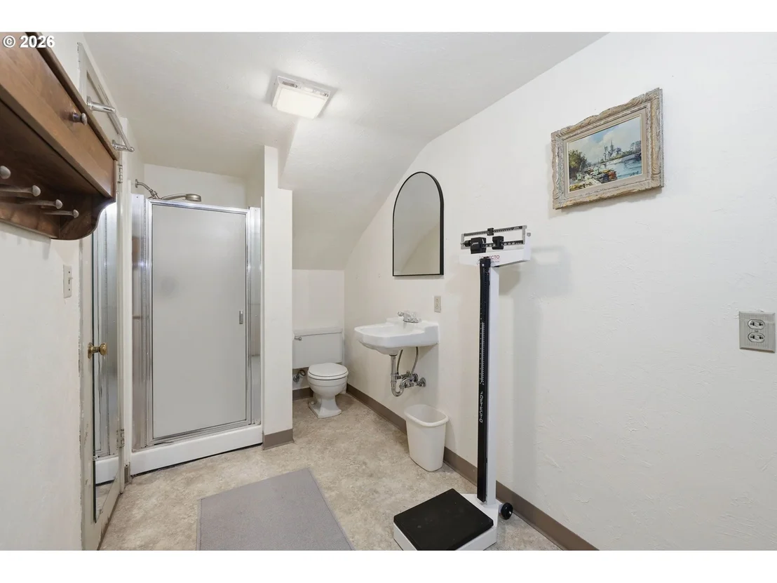 Photo of 28 W 22nd AVE