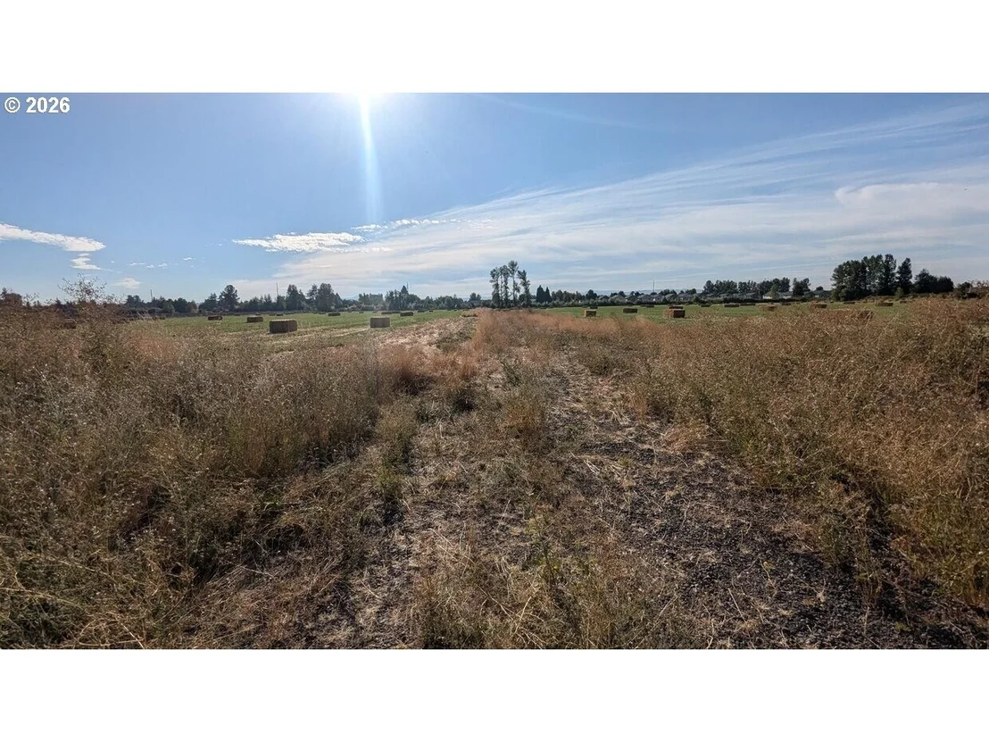 Photo of 585 AIRPORT RD
