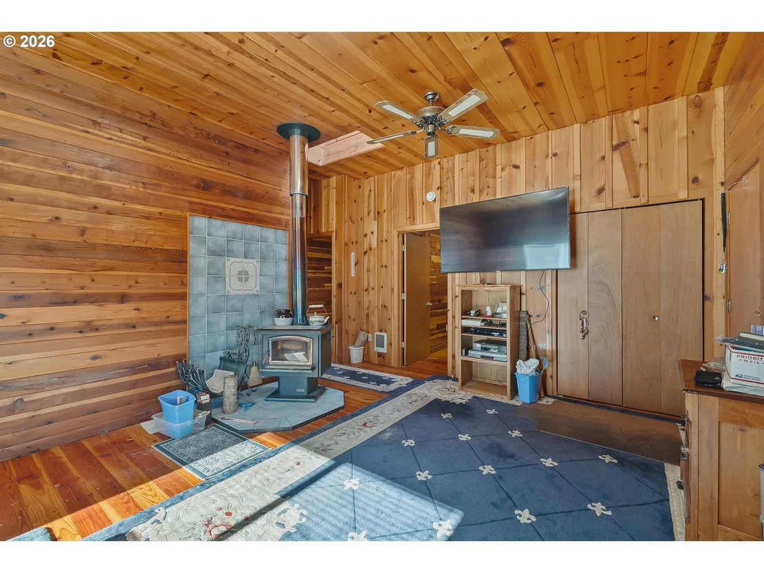 Photo of 711 H AVE