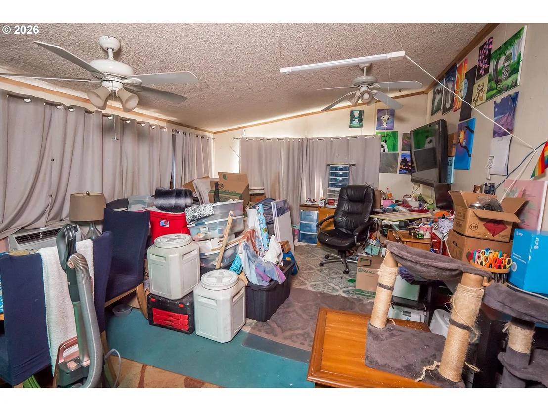 Photo of 496 SCOTTS GLEN DR
