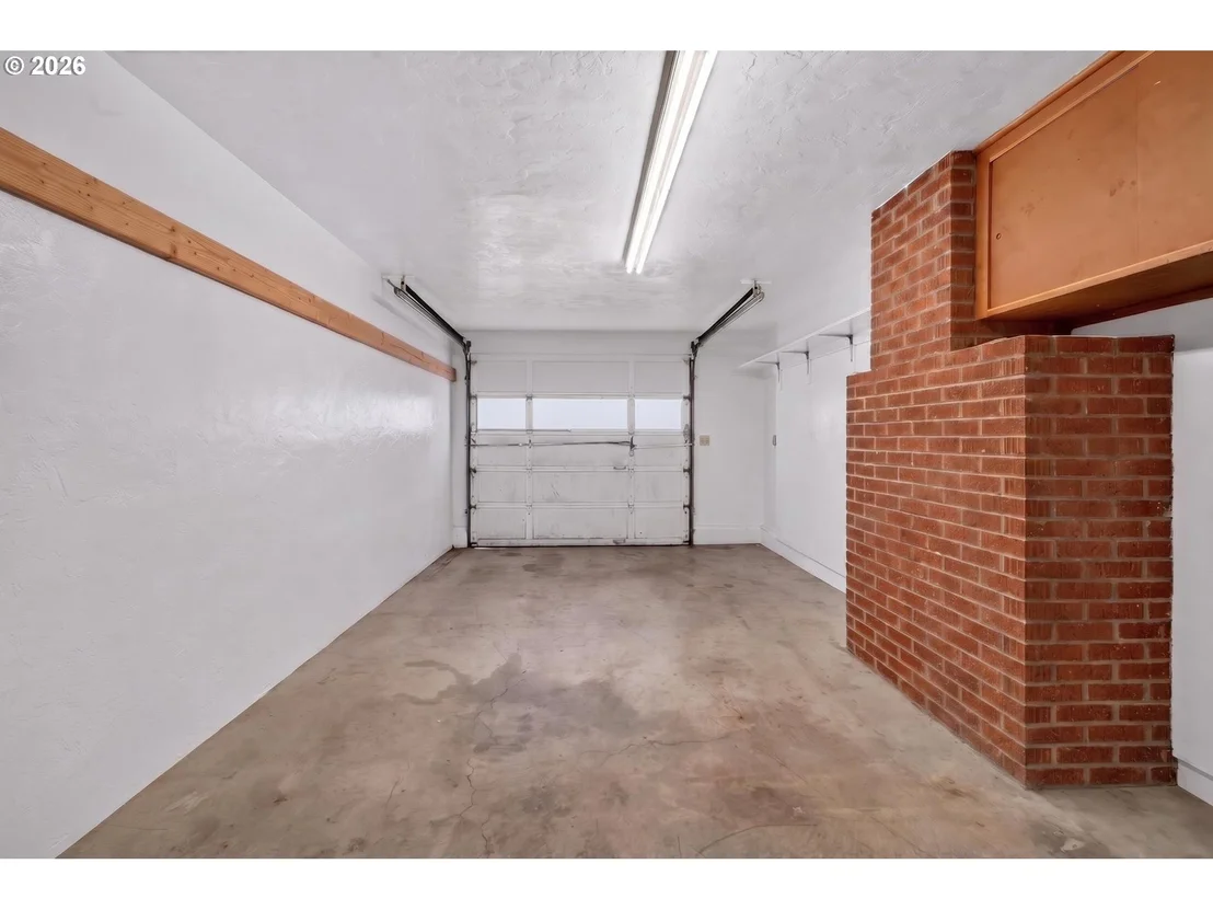 Photo of 447 MAXWELL RD