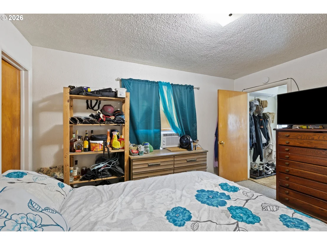 Photo of 311 SE GRAPE AVE
