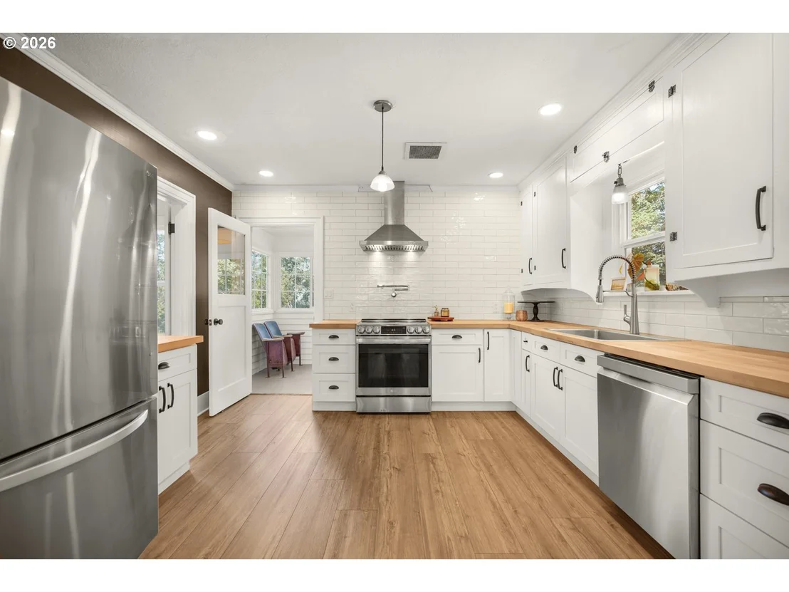 Photo of 122 ROCK ST