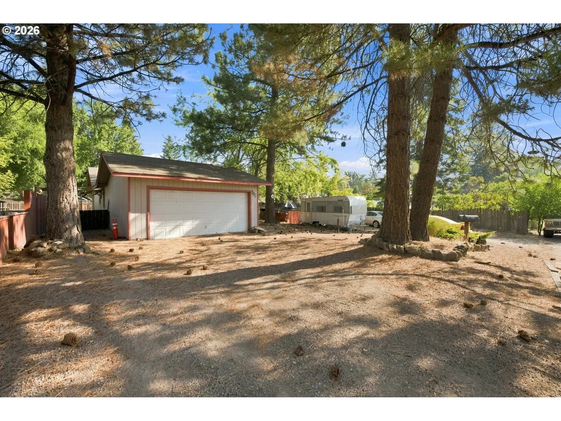 Photo of 828 NW FLORIDA AVE
