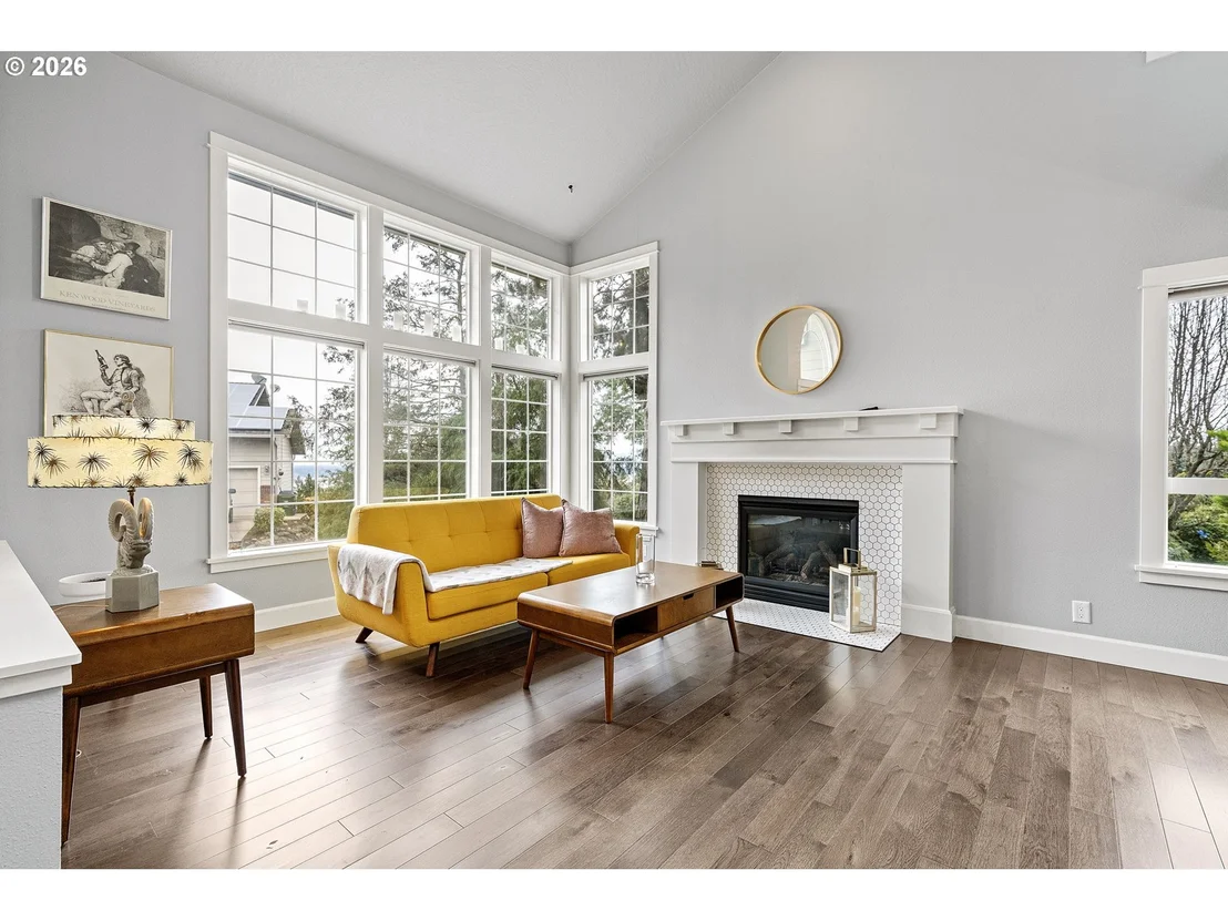 Photo of 3368 BENTLEY AVE