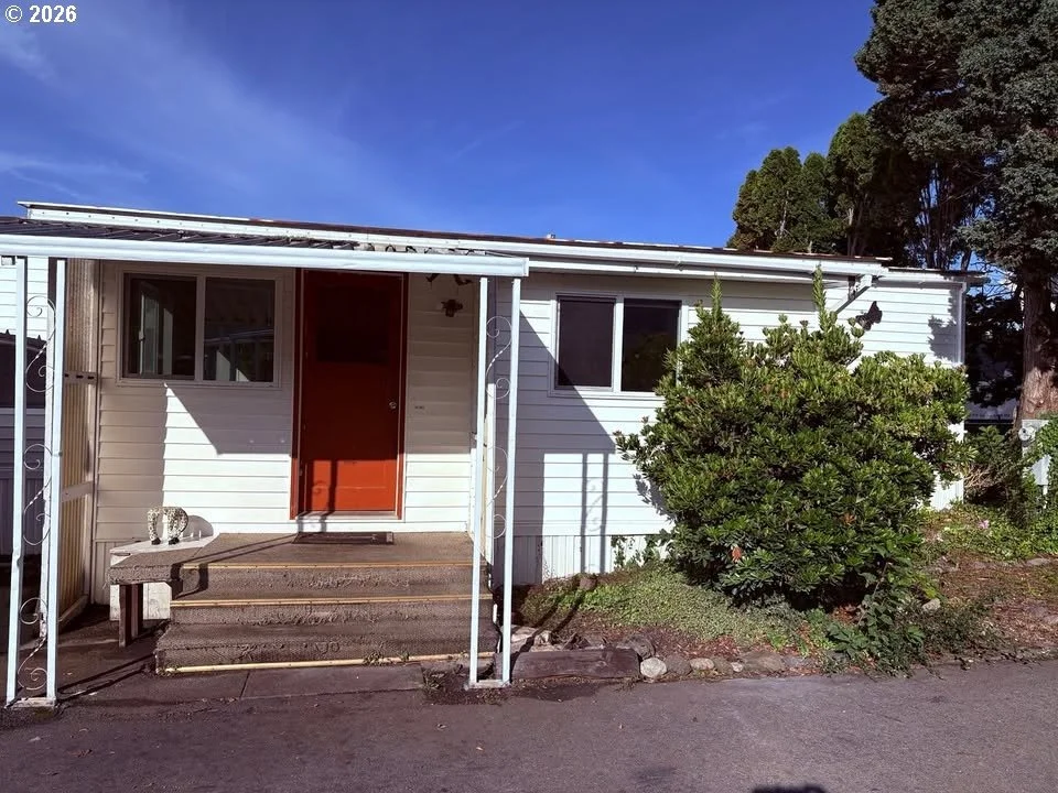 Photo of 15936 BAY VIEW DR