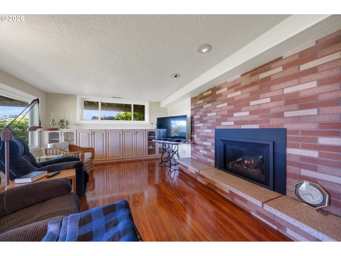 Photo of 6145 GRANDVIEW HTS