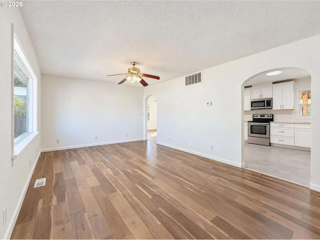 Photo of 1341 N CLARK ST