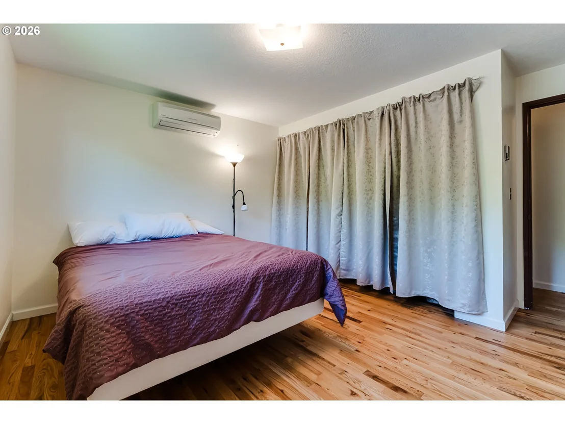 Photo of 450 W 28TH AVE