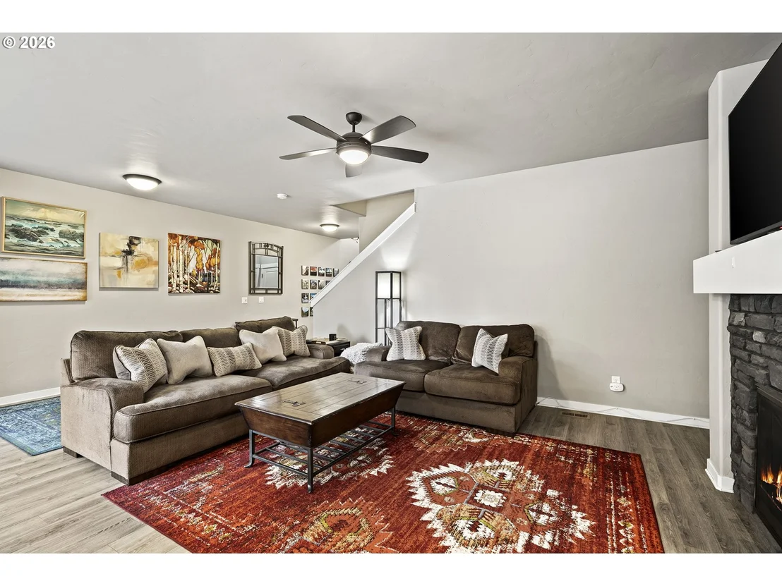 Photo of 60439 HEDGEWOOD LN