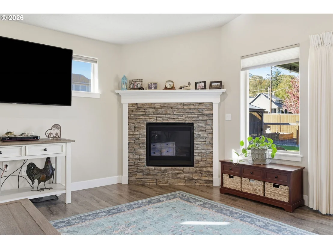 Photo of 975 ALDRICH WAY