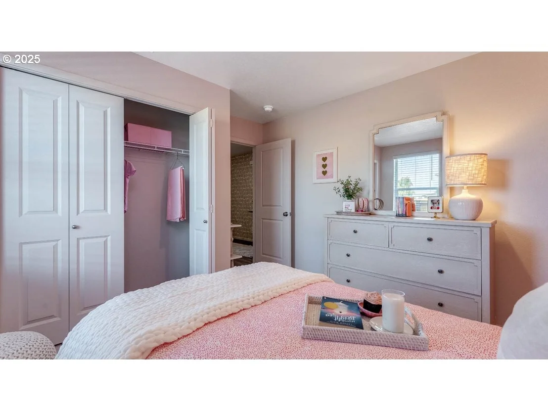 Photo of 4972 Elvis AVE NE