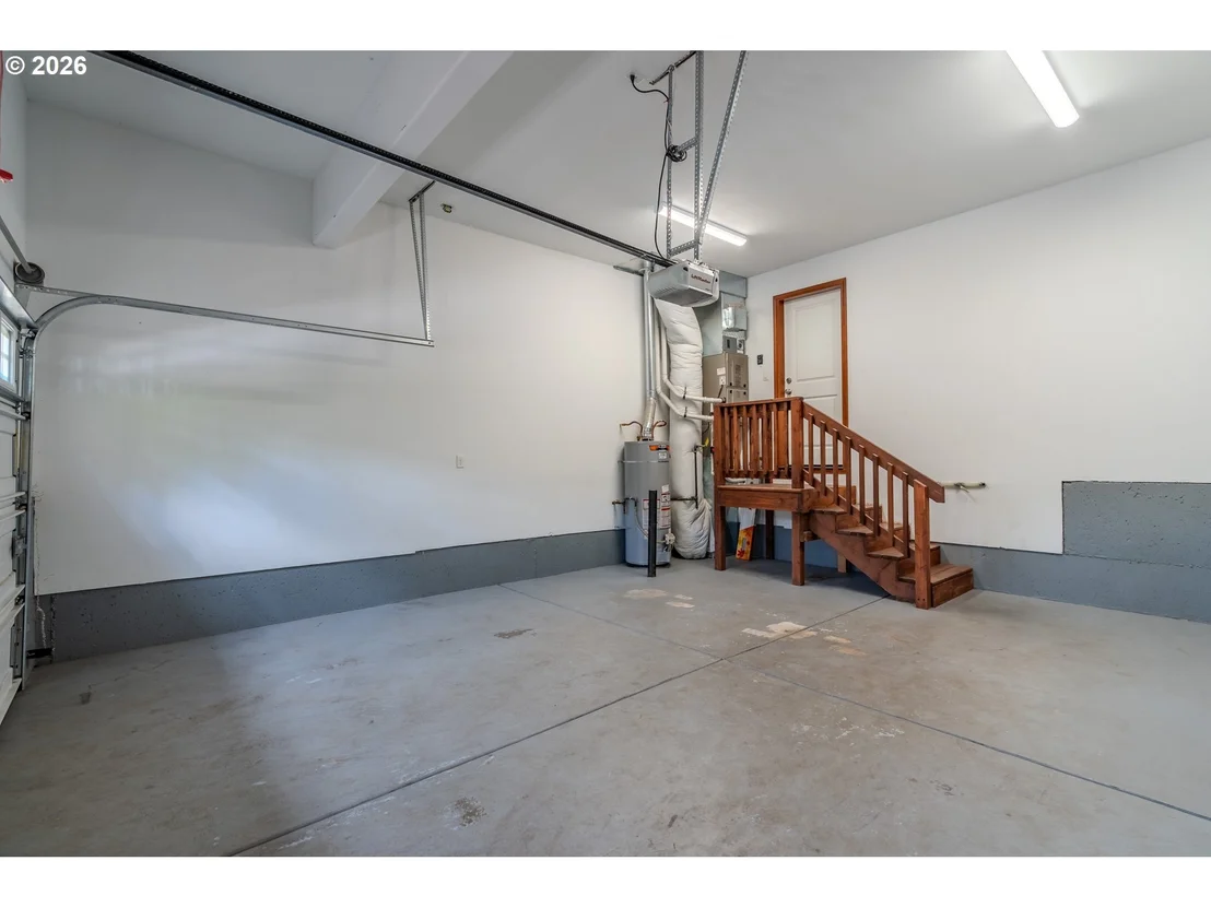 Photo of 2013 NW BELLA VISTA DR