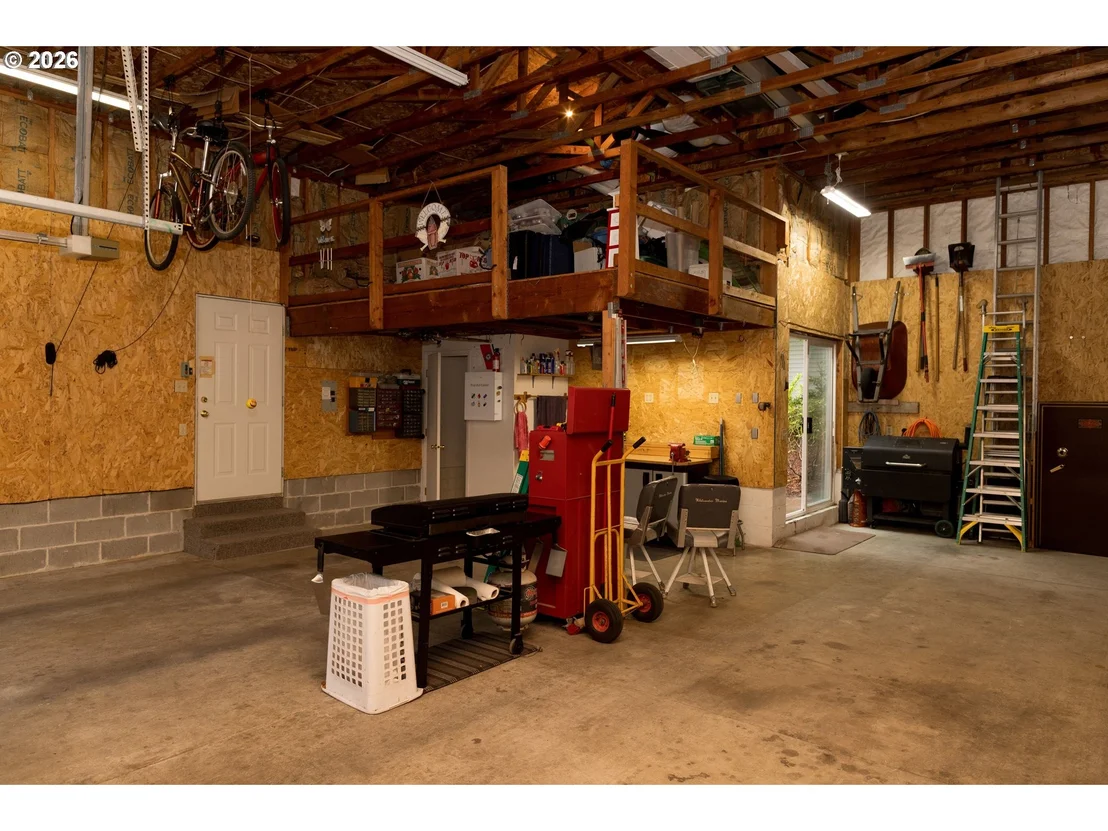 Photo of 327 SOUTHRIDGE DR