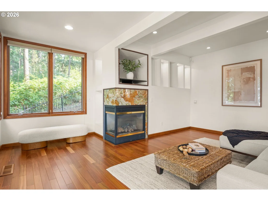 Photo of 3965 SPRING BLVD