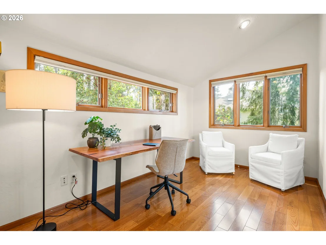 Photo of 3965 SPRING BLVD