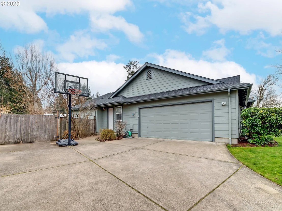Photo of 51 SILVER OAK DR