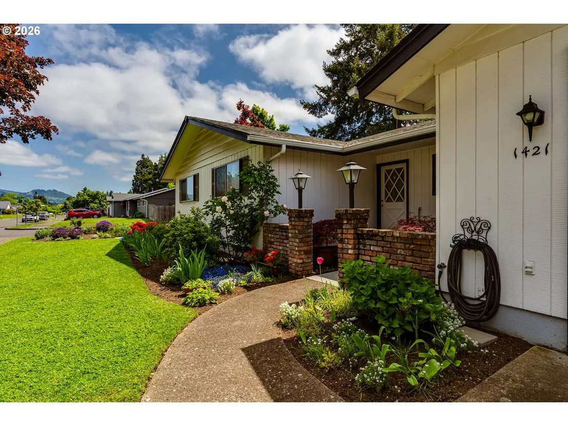 Photo of 1421 Lawnridge AVE