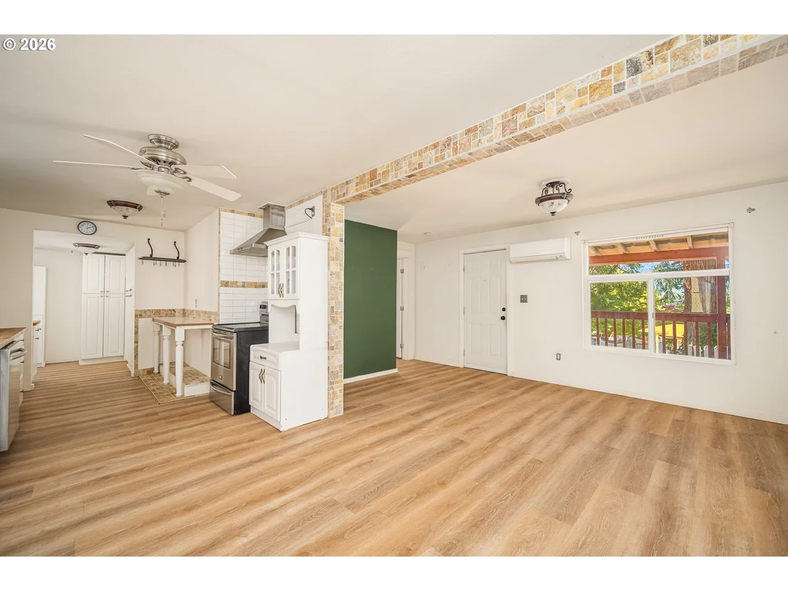 Photo of 792 CLONE AVE