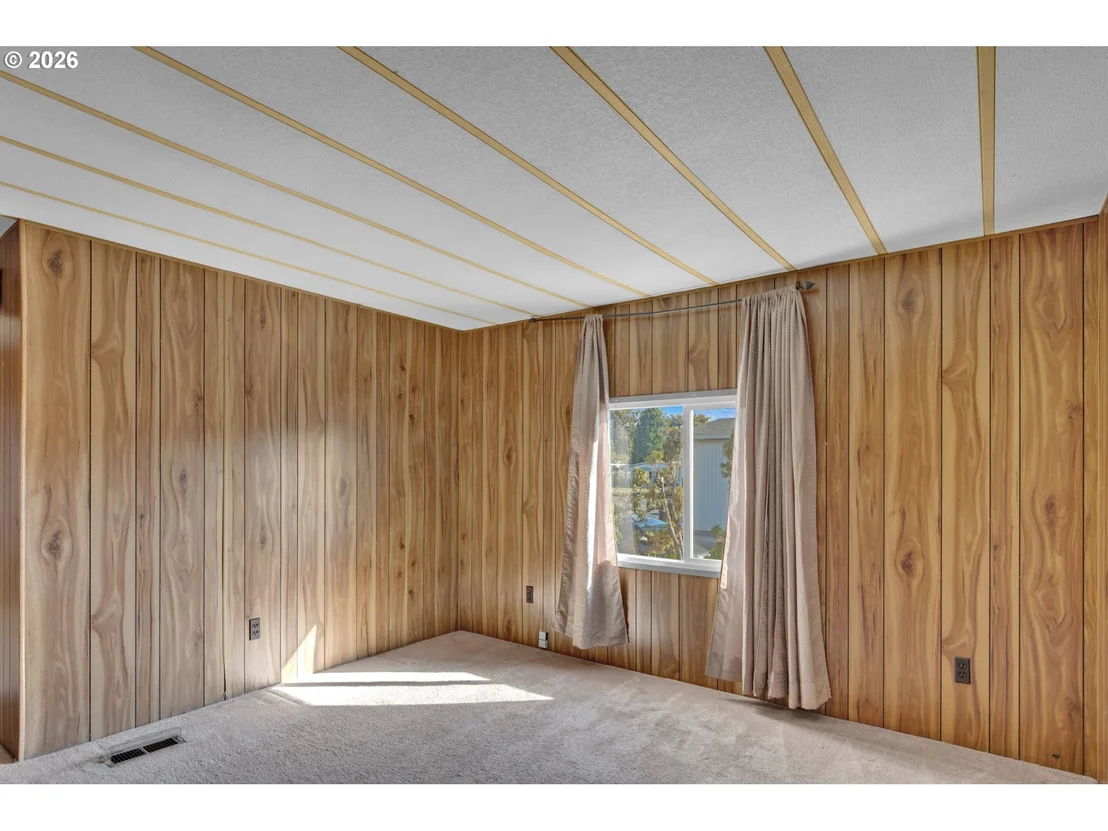 Photo of 231 CRESWOOD DR