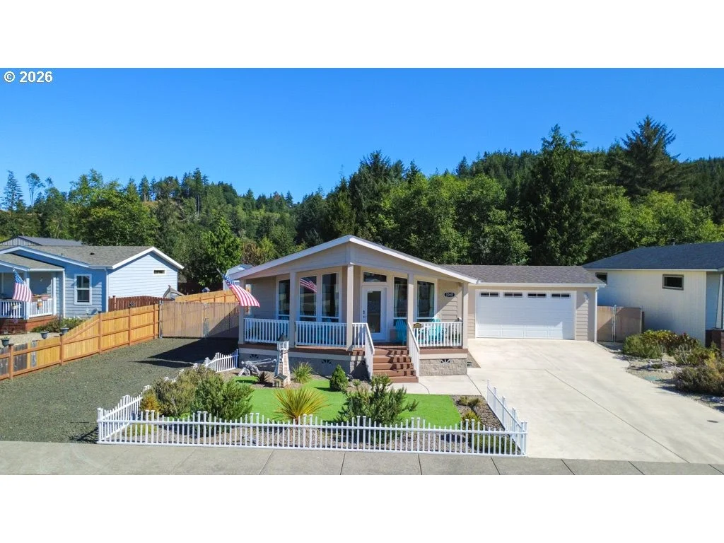 Photo of 1060 CEDAR LOOP