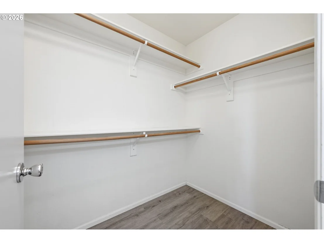 Photo of 1637 HAMLET LN