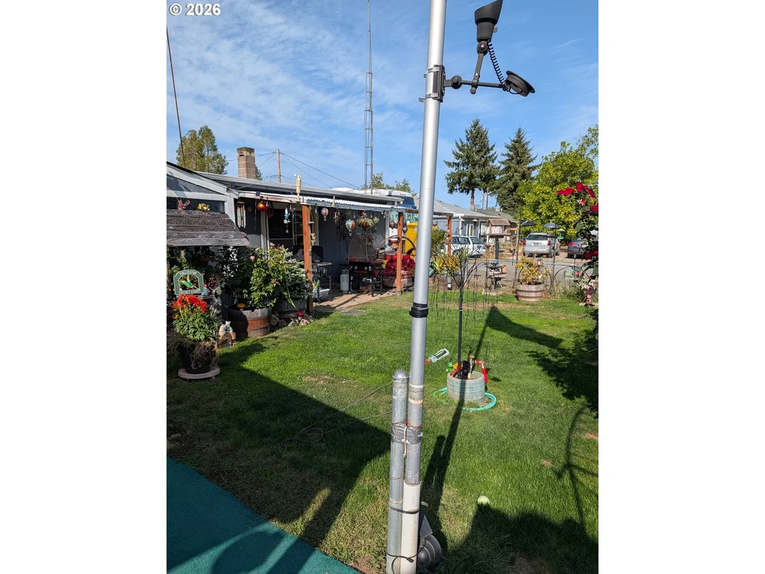 Photo of 591 NW DOUGLAS BLVD