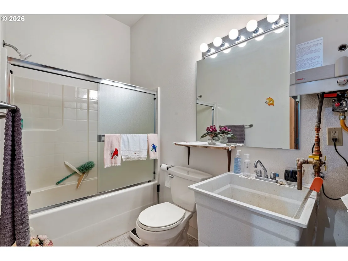 Photo of 395 BONANZA ST