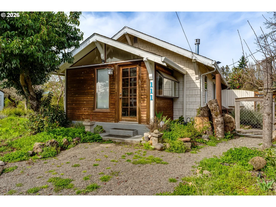 Photo of 111 HOLEMAN AVE