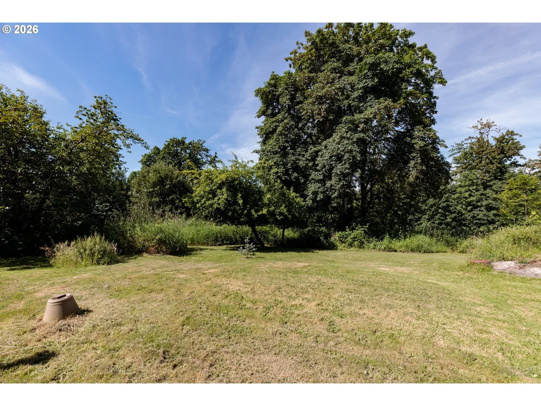 Photo of 66971 MAPLECREST LN