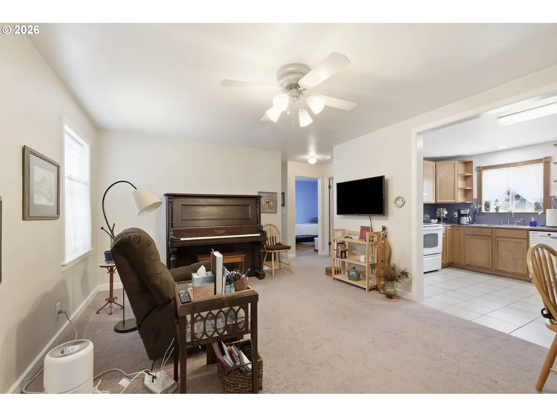 Photo of 1385 PARKER ST