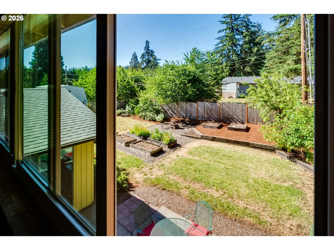 Photo of 450 W 28TH AVE
