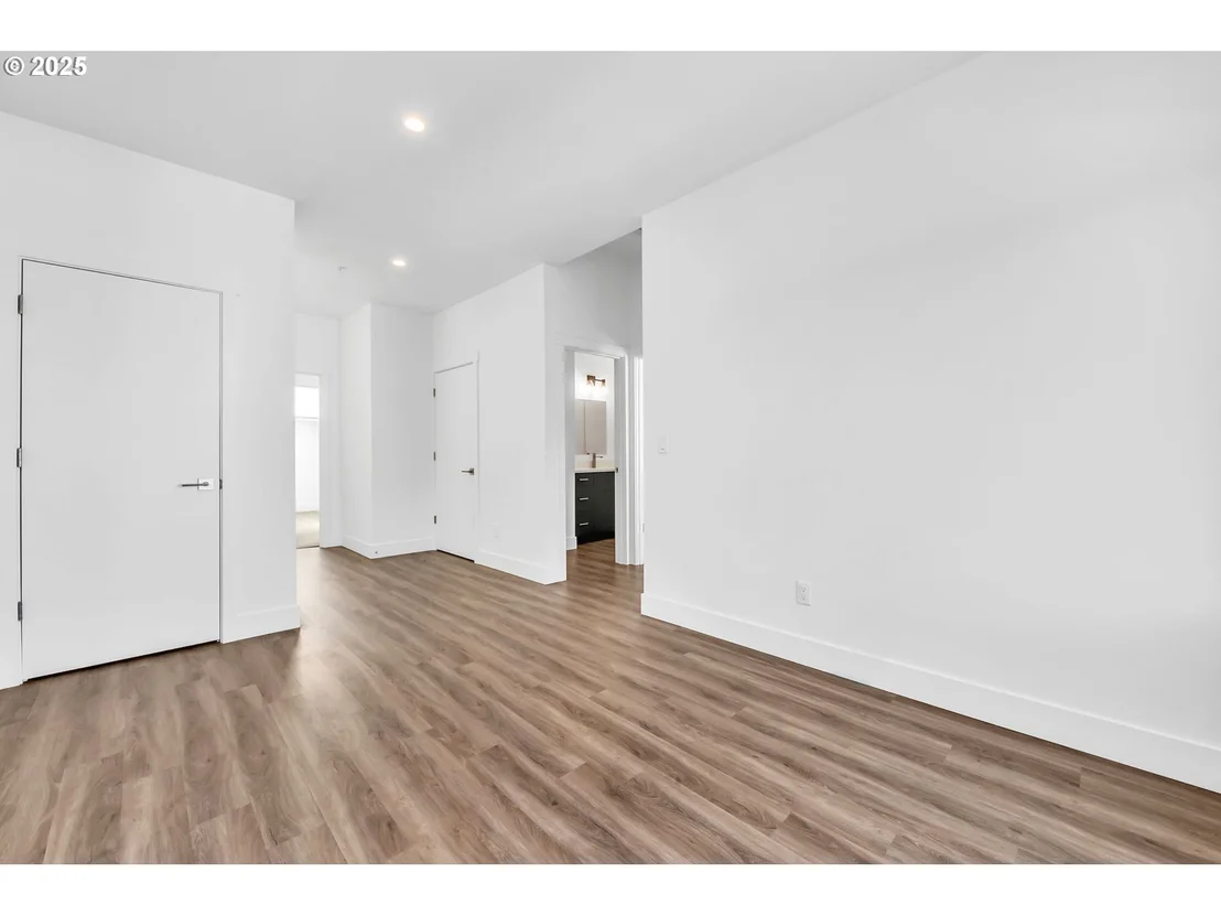 Photo of 193 E 20TH AVE
