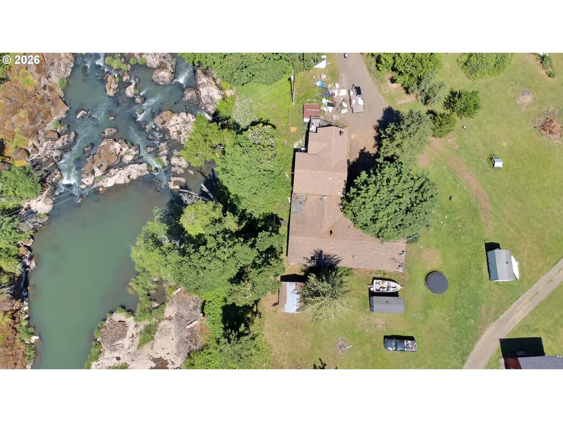 Photo of 34558 ROW RIVER RD