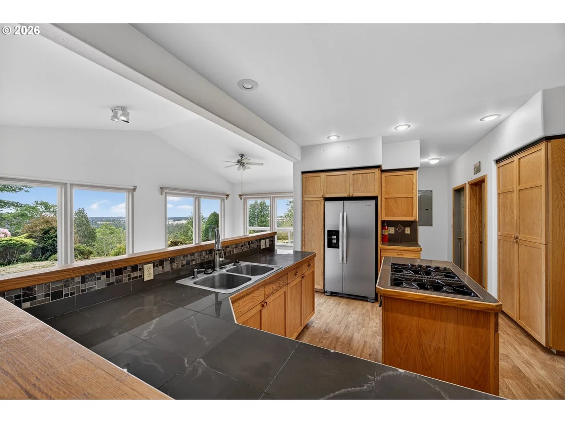 Photo of 720 KINGS AVE