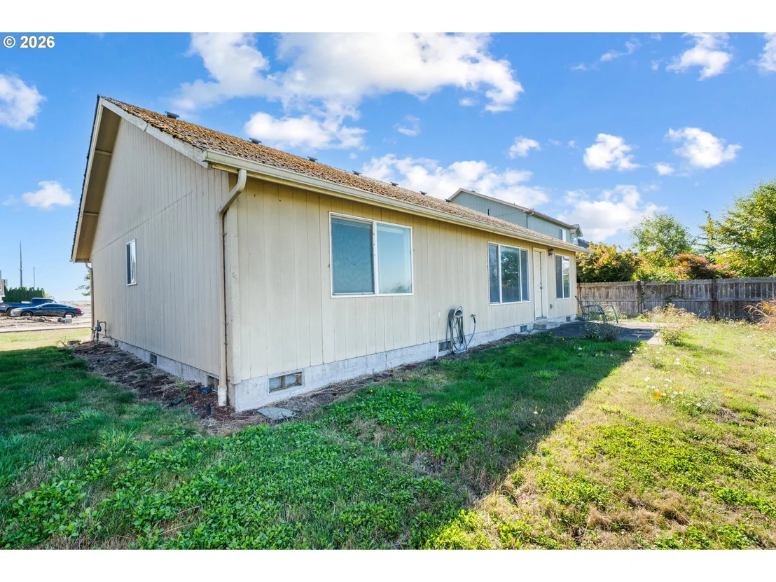 Photo of 668 EGRET AVE