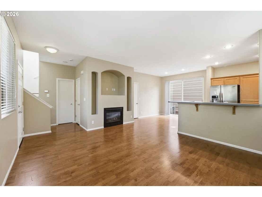 Photo of 1637 HAMLET LN