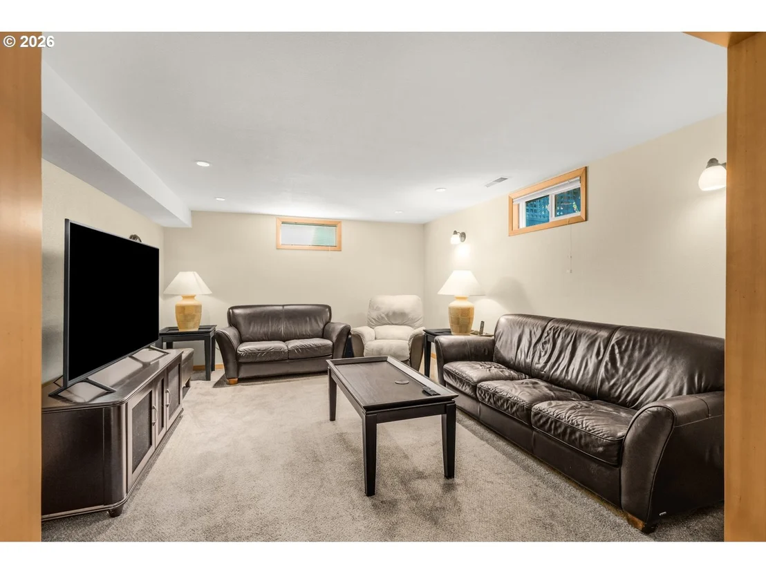 Photo of 230 PARK DR