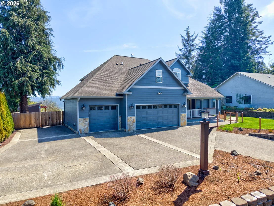 Photo of 660 18TH AVE