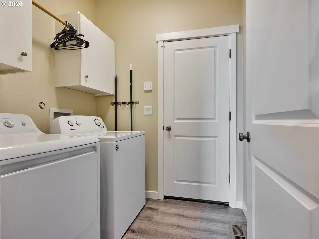 Photo of 542 E ELM LOOP
